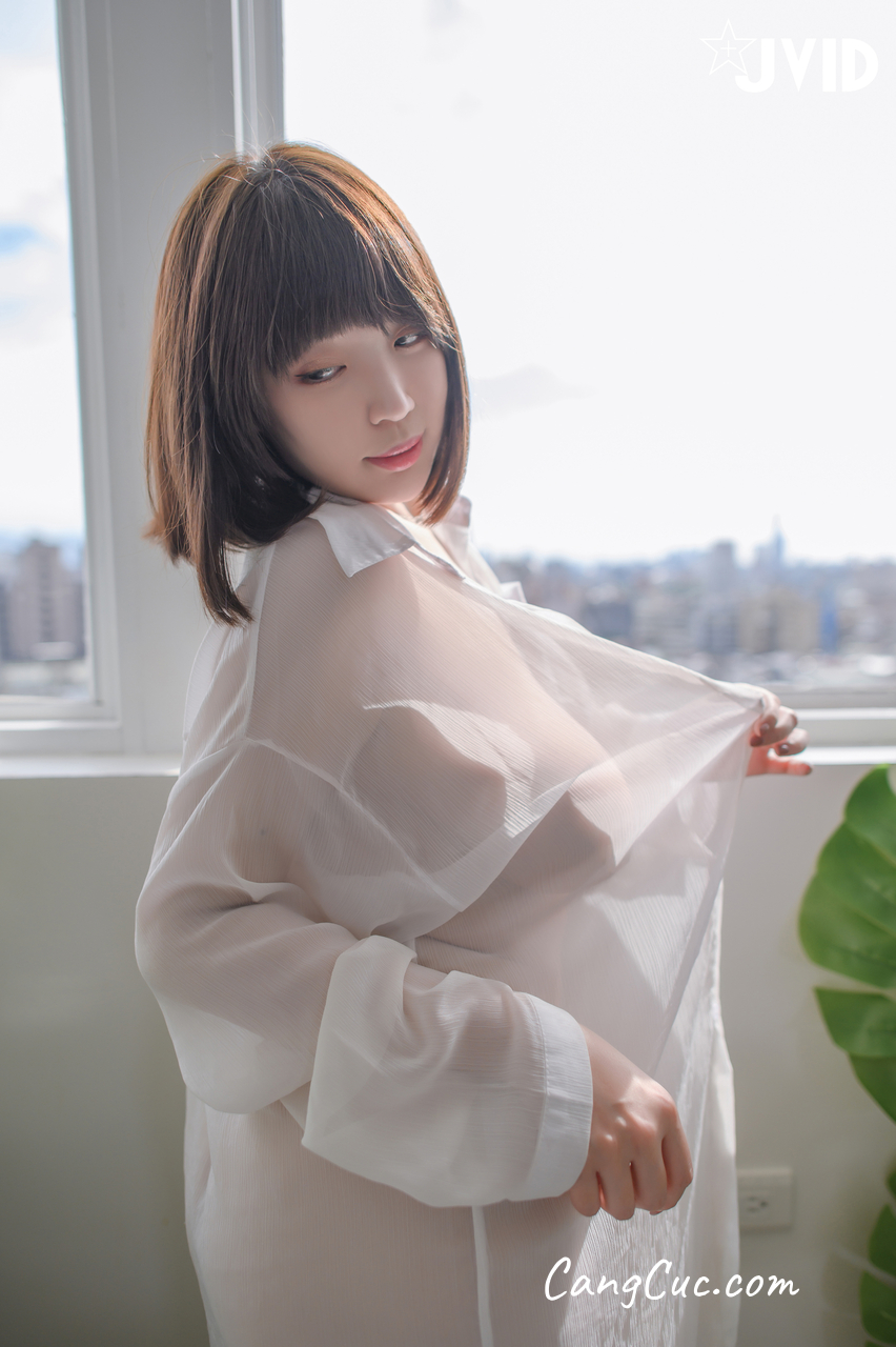 [JVID] Ruru茹茹 – 【H級豪巨乳】寄宿家中的前同事－茹茹，一早醒來就衣衫不整！豪乳在眼前晃的我頭好暈啊～～～